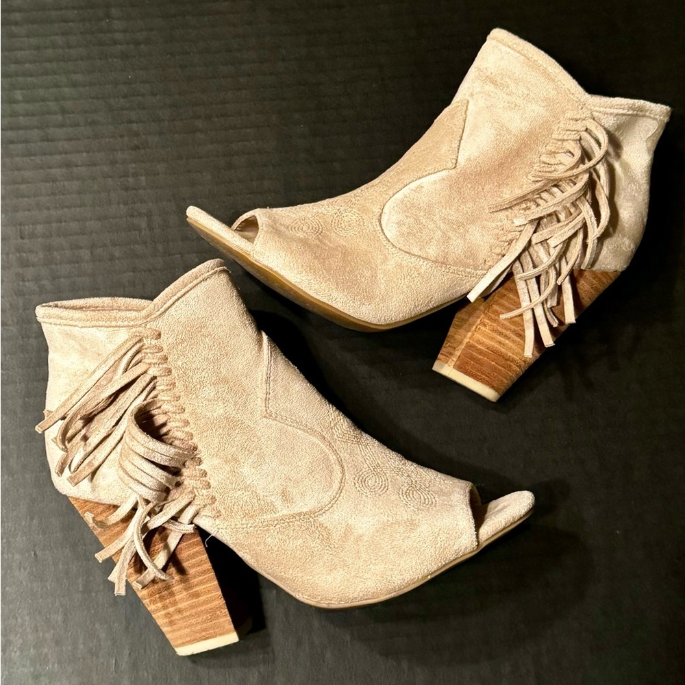 Coconuts By Matisse Open Toe Fringed Bootie, Neve… - image 1